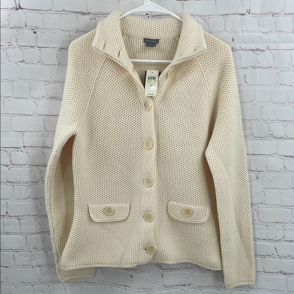 100% Extra Fine Merino Wool Brand New With Tags Med Button Up Sweater Cardigan